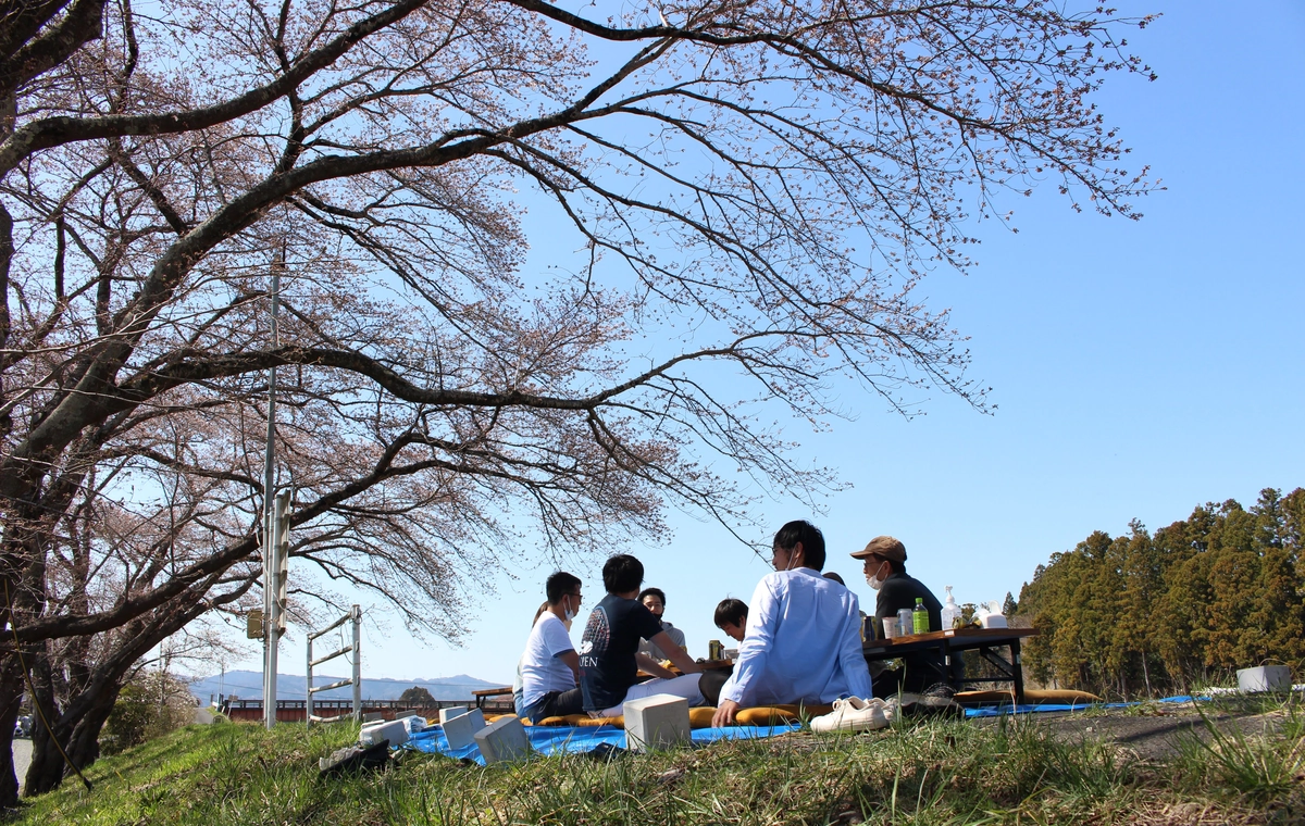 なみともの活動に集まる人たちの様子